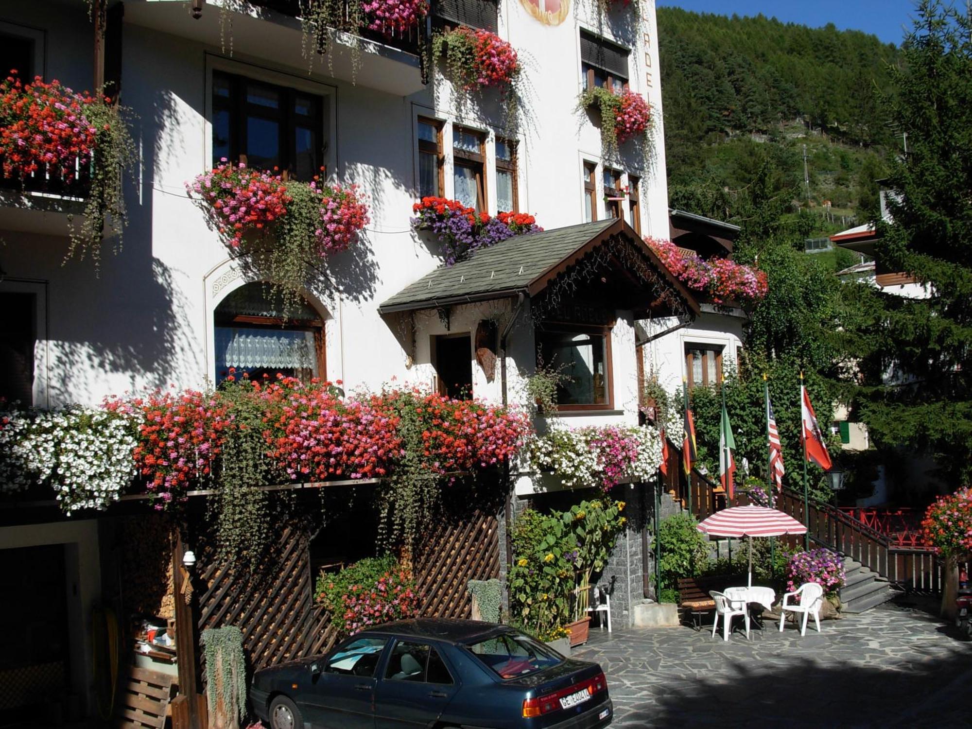 Albergo Adele Bormio Exterior photo